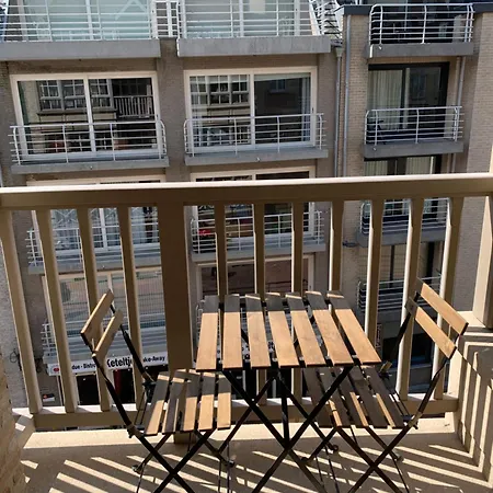 Almare Apartment *